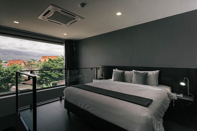 CREW Hotel-Duplex Room-2