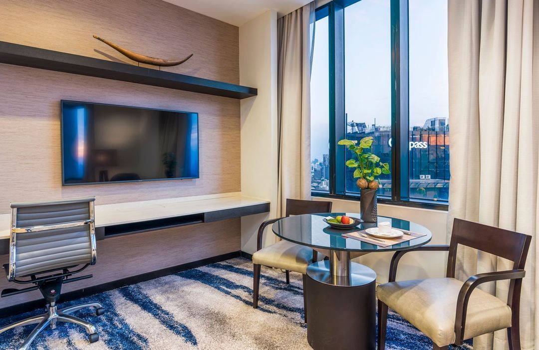察殿恩博利套房酒店 (Emporium Suites by Chatrium)