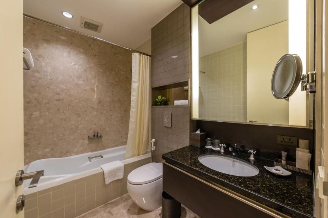 察殿恩博利套房酒店 (Emporium Suites by Chatrium)