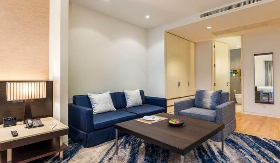 察殿恩博利套房酒店 (Emporium Suites by Chatrium)