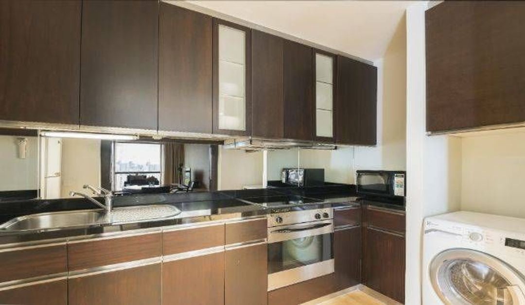 察殿恩博利套房酒店 (Emporium Suites by Chatrium)