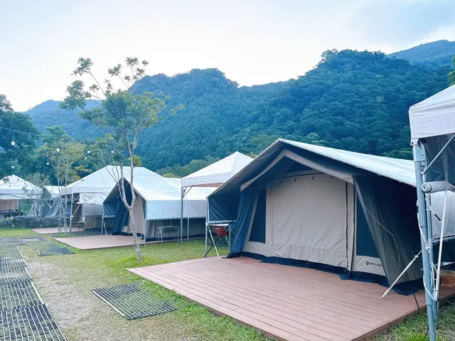 南庄山河源キャンプ場-【のんびりキャンプ】サファリテント｜7MX4M-1
