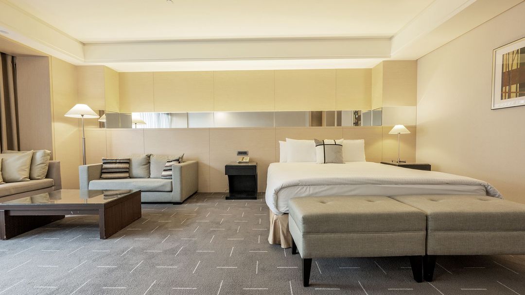 CHECK inn SELECT Taichung Dadun