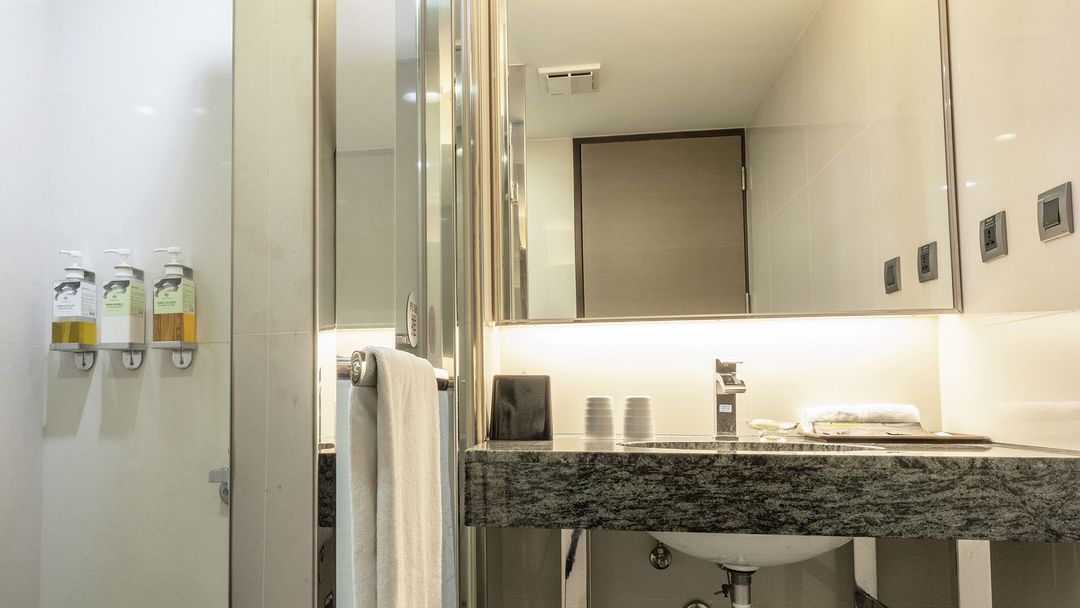 CHECK inn SELECT Taichung Dadun