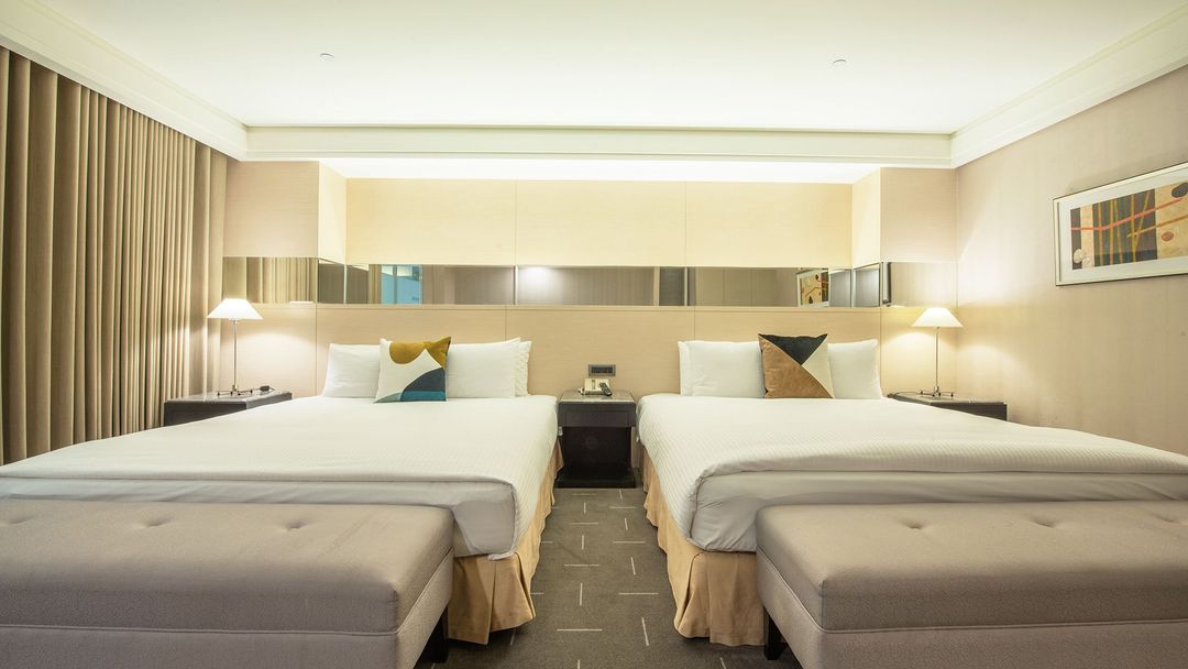 CHECK inn SELECT Taichung Dadun