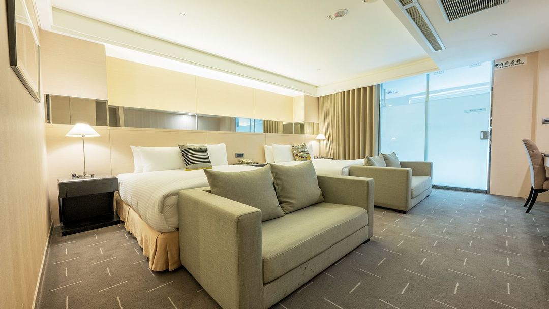 CHECK inn SELECT Taichung Dadun