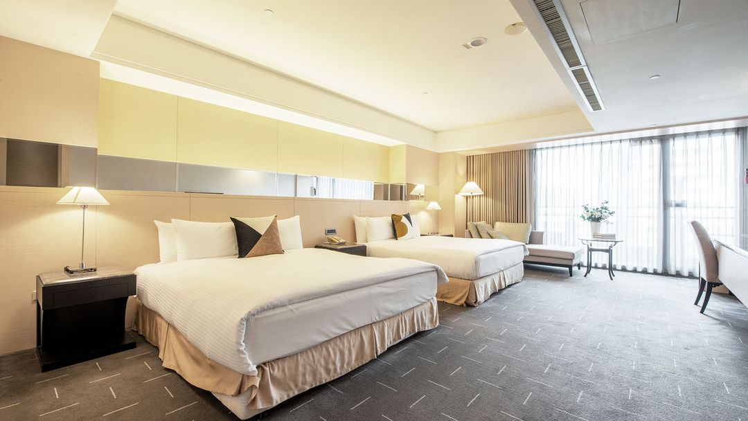 CHECK inn SELECT Taichung Dadun