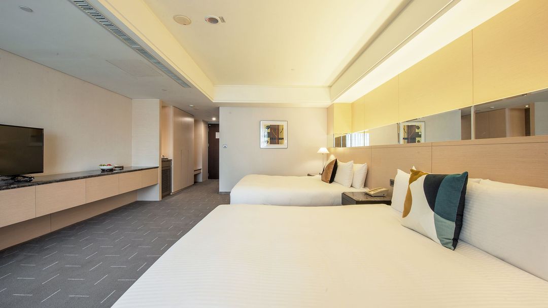 CHECK inn SELECT Taichung Dadun