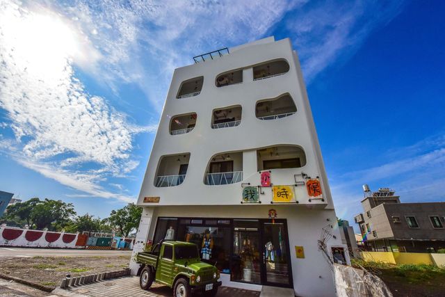 Wikid Design Hotel-8-person building - 4 double rooms-1