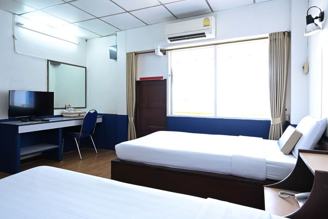 军甲盛斯利荣饭店 The Krungkasem Srikrung Hotel (SHA Extra Plus)