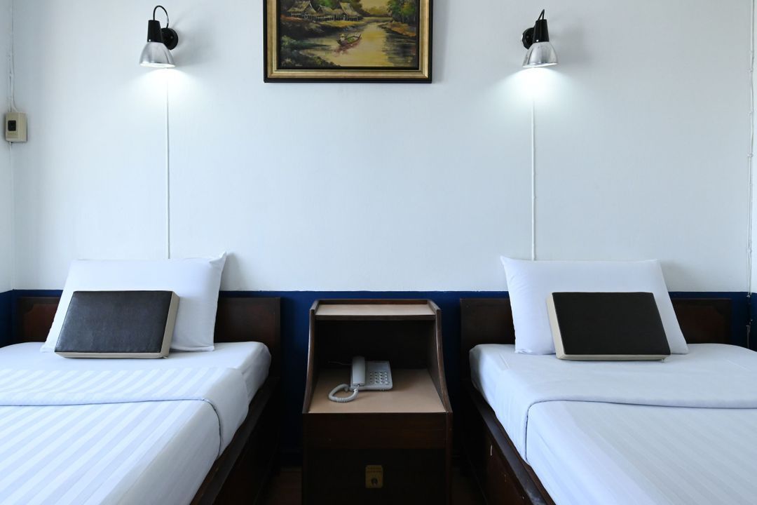 军甲盛斯利荣饭店 The Krungkasem Srikrung Hotel (SHA Extra Plus)