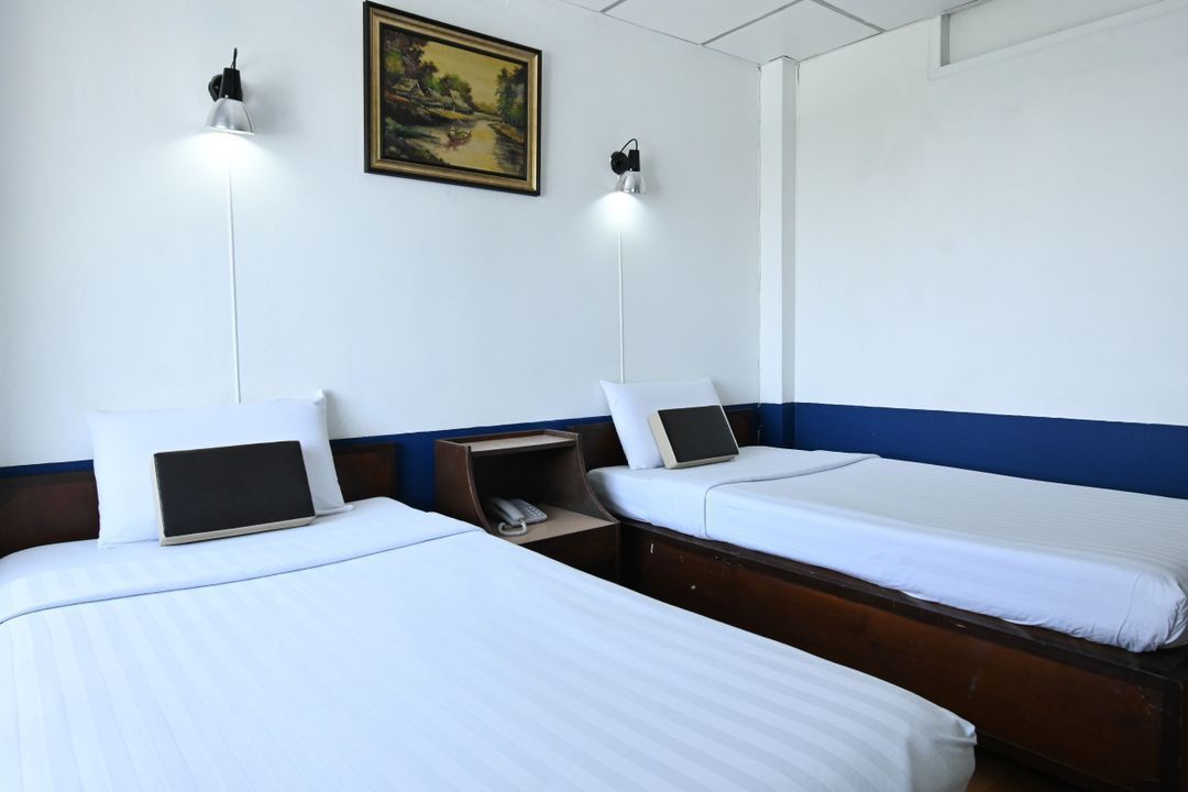 军甲盛斯利荣饭店 The Krungkasem Srikrung Hotel (SHA Extra Plus)