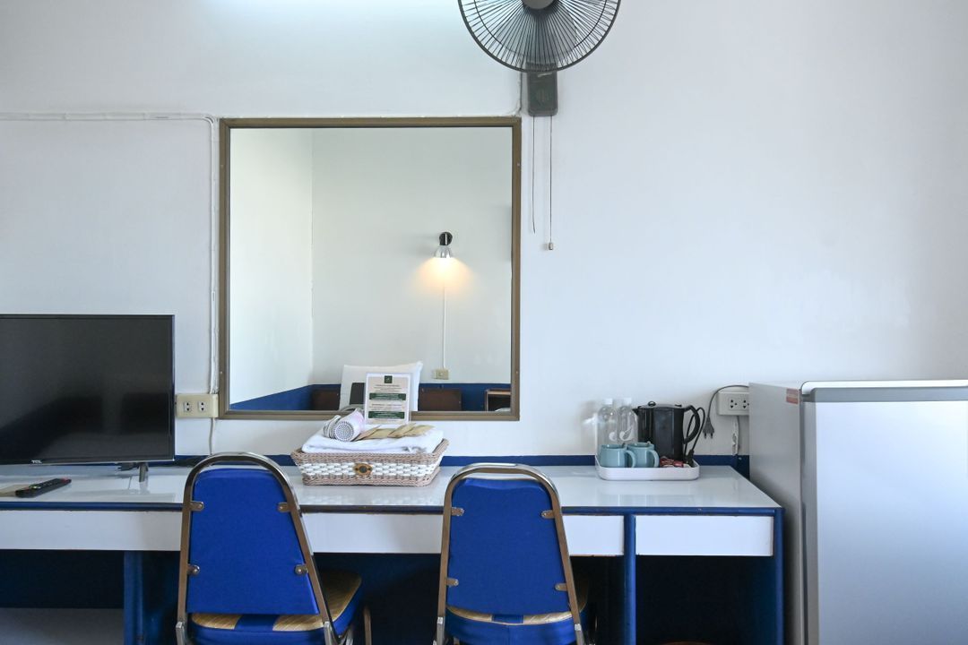 军甲盛斯利荣饭店 The Krungkasem Srikrung Hotel (SHA Extra Plus)