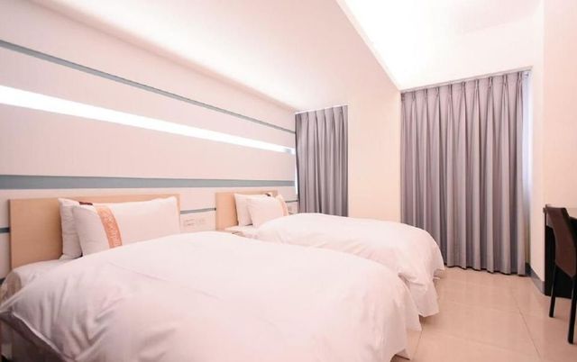 Kiwi Express Hotel - Kaohsiung Station-Standard Twin Room Special-1