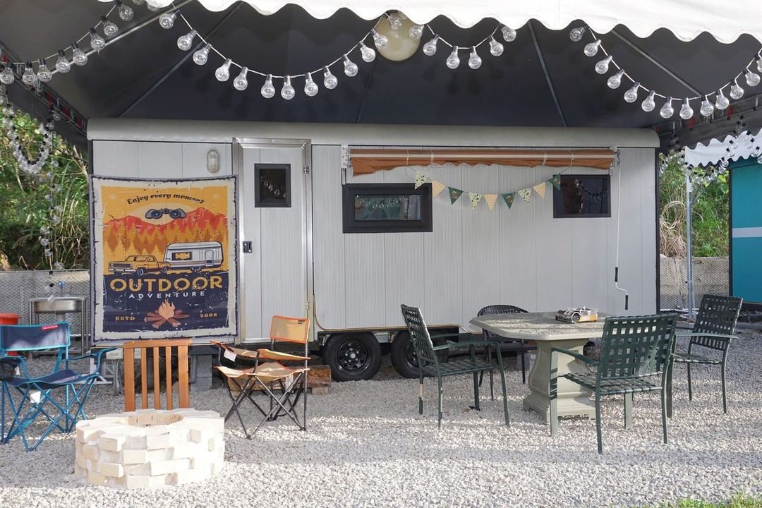川夏野奢露營區丨獨家8折起！一泊二食神殿帳、豪華露營車-【露營車】行李箱豪華露營車-1