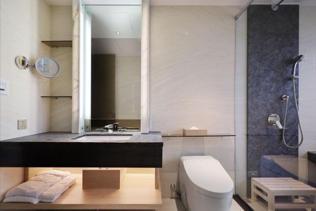 Gamalan Star Hotel-Classic Double Room-4