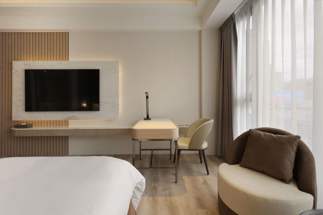 Gamalan Star Hotel-Classic Twin Room-5