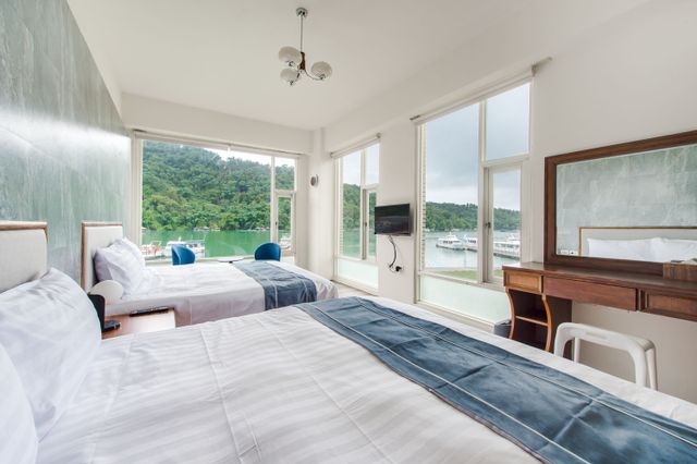Sun Moon Lake Shui Yang-Full Lake View Quadruple Room_Low Floor-203,204-3