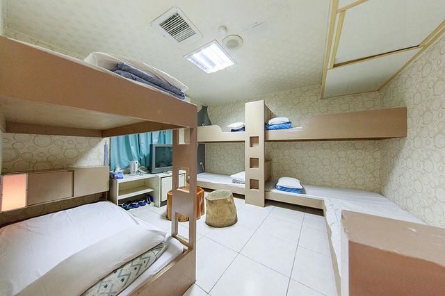 大尖山飯店 l  高CP值、絕佳地點-上下鋪七人房-4