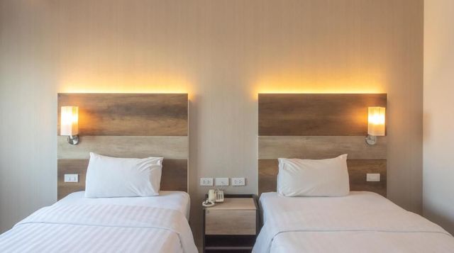 The Proud Exclusive Hotel-디럭스룸(룸 온리)-4