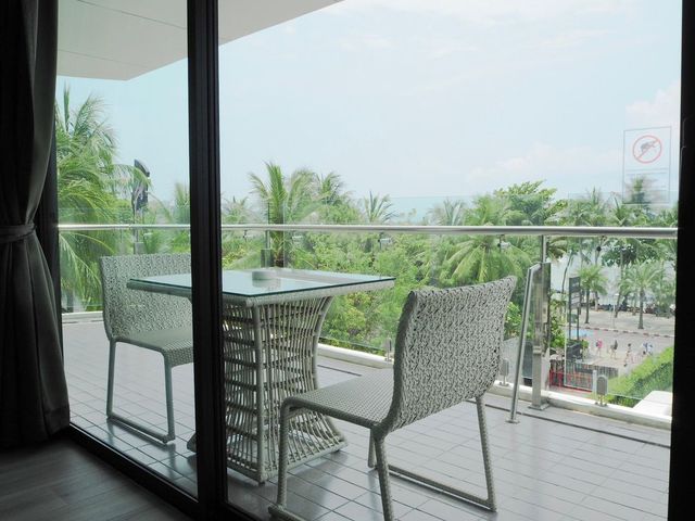芭達雅梅拉馬爾飯店 (Mera Mare Pattaya SHA Extra Plus)-豪華海景轉角房 (含早餐) 不可退訂 (Deluxe Sea View Corner (Room with Breakfast)) No Refund-5
