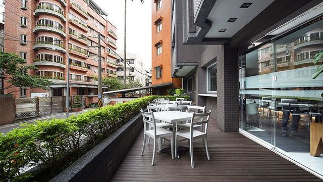 丹迪旅店天母店｜鄰近捷運、夜市-精緻特大床房-6
