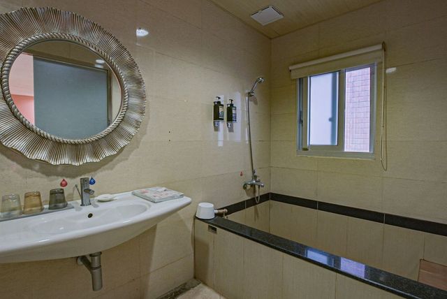 Ashare Hotel-【Exclusive Project】Comfort Quadruple Room-5