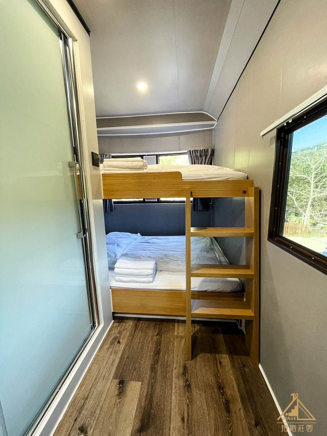 拾階莊園｜豪華露營車、小木屋、近內灣老街