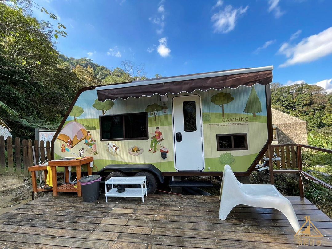 拾階莊園｜豪華露營車、小木屋、近內灣老街