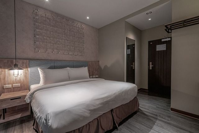 Somer Chew Hotel-Deluxe Double Room-2