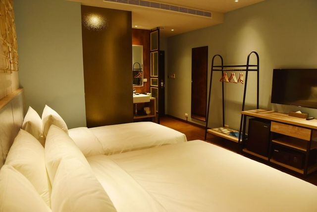 Somer Chew Hotel-Superior Triple Room-3
