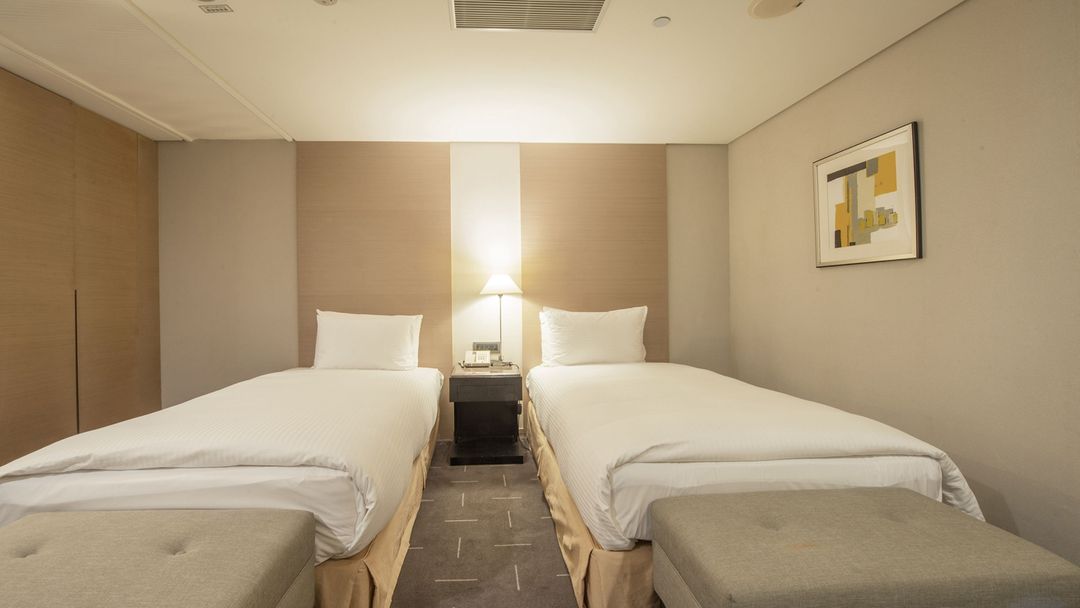 CHECK inn SELECT Taichung Dadun