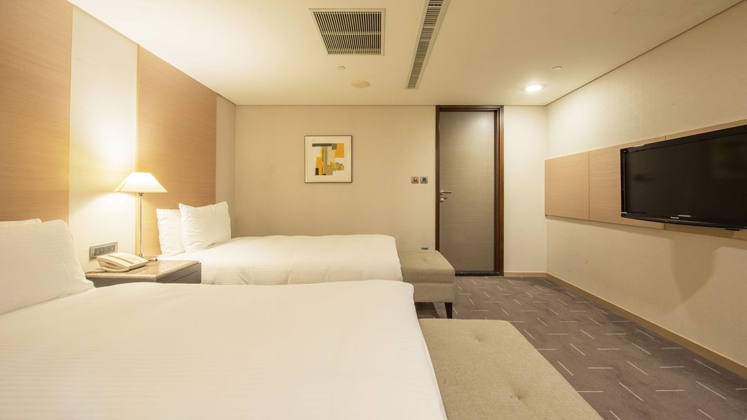 CHECK inn SELECT Taichung Dadun