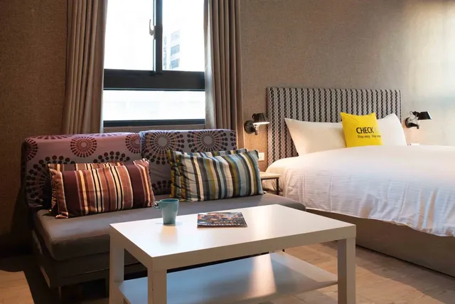 CHECK inn Taichung Ziyou-Deluxe Double Room-7