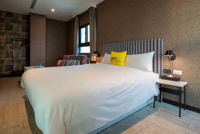 CHECK inn Taichung Ziyou-Deluxe Double Room-9