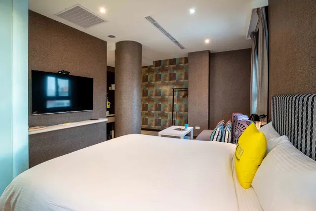 CHECK inn Taichung Ziyou-Deluxe Double Room-10
