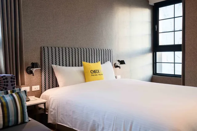 CHECK inn Taichung Ziyou-Deluxe Double Room-3