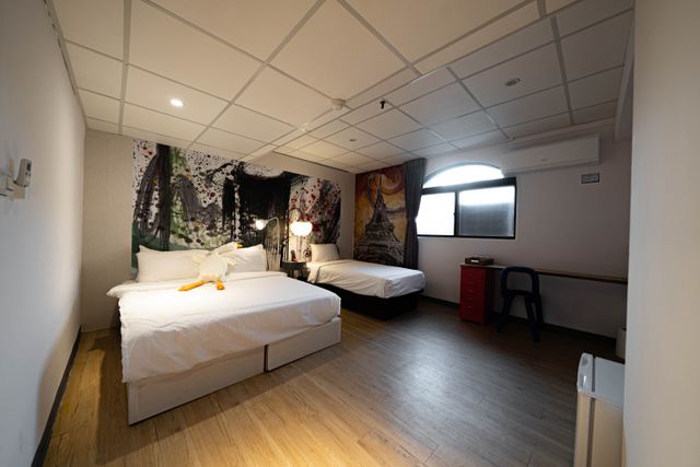 ArtHome Hotel-Deluxe Triple Room-2