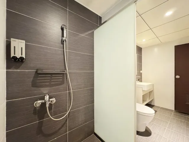 Finders Hotel Hualien Da-Tong-Executive Quadruple Room-7