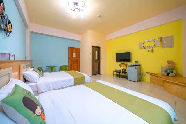 Hualien Baodong Colorful Nest B&B with slides, barbecue, singing, electric mahjong, near Dongdamen Night Market-10 people lease-5