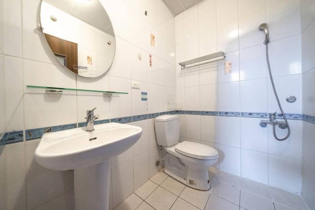 Hualien Baodong Colorful Nest B&B with slides, barbecue, singing, electric mahjong, near Dongdamen Night Market-12-person package-7