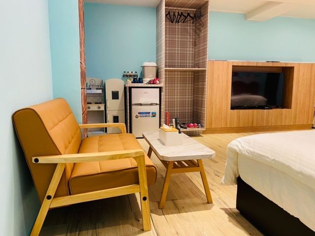 Have Fun玩樂親子旅宿|大型遊戲室、羅東夜市步行5分鐘-205糖果屋溜滑梯球池四人房-9