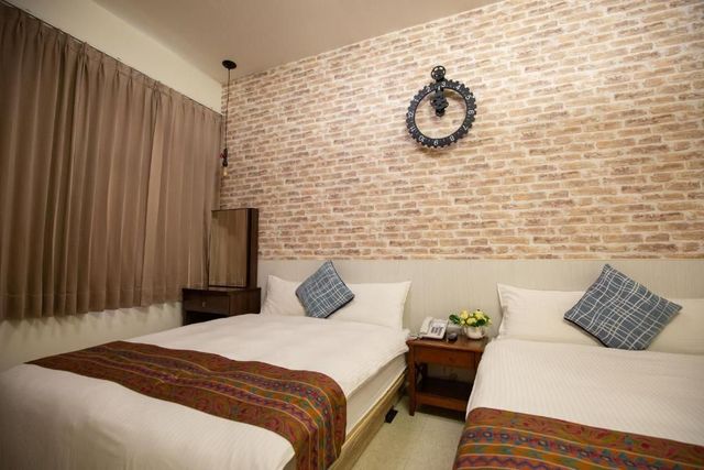 Jiajia Business Hotel-Queen Room with Two Queen Beds-6