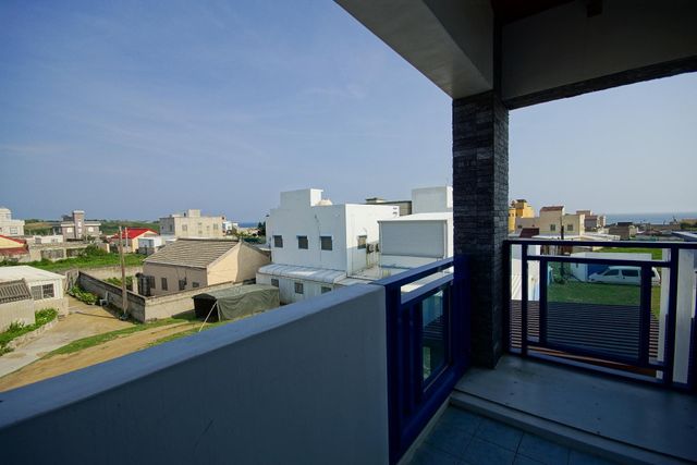 Penghu Blue Ocean Sunny Bed and Breakfast-Pear balcony quadruple room-9