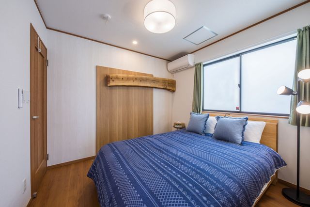 Room1