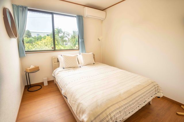 Room1