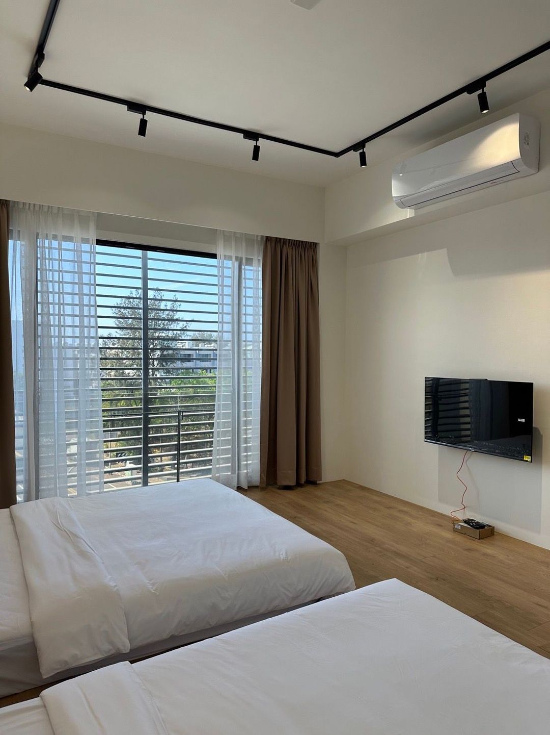 HDL B&B -  Rain Branch