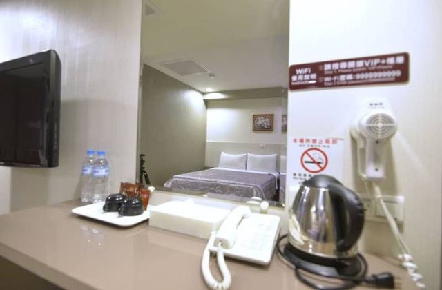 博奇大飯店 | 一中商圈、台中火車站-雙床房(無窗)-3