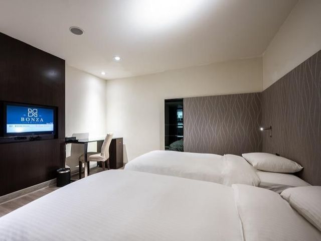 HOTEL BONZA-Standard Twin Room-1