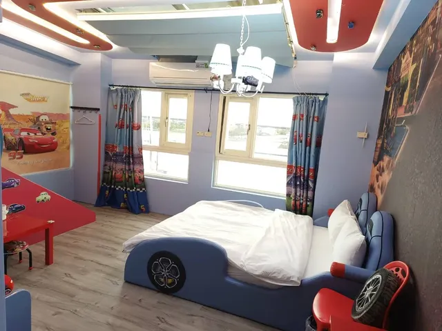 Alice theme bed-Lightning Car 2+2 Room-7